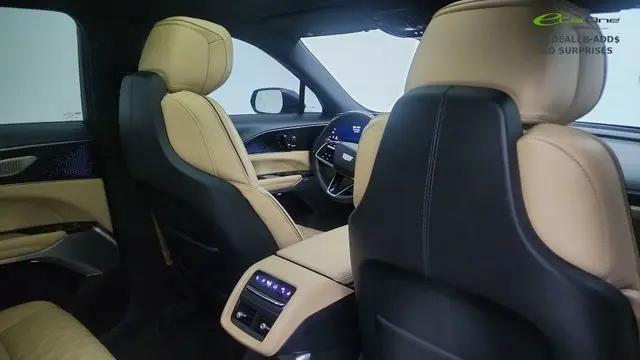 2024 Cadillac iQ Luxury w/1SE