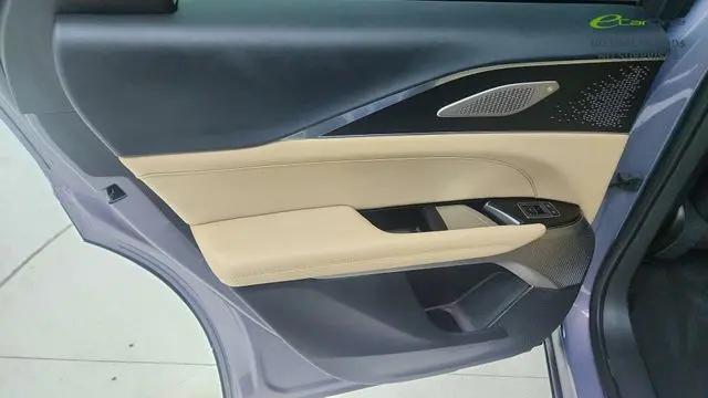 2024 Cadillac iQ Luxury w/1SE