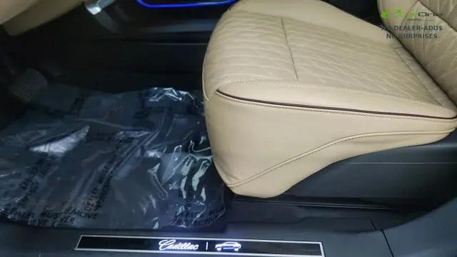 2024 Cadillac iQ Luxury w/1SE