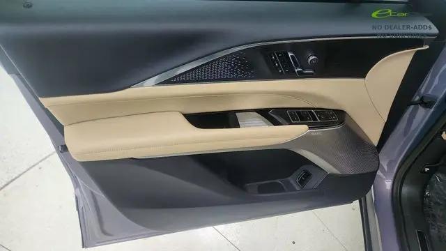 2024 Cadillac iQ Luxury w/1SE