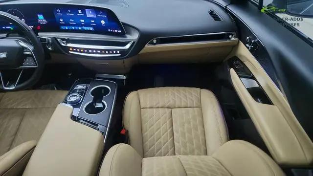 2024 Cadillac iQ Luxury w/1SE