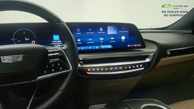 2024 Cadillac iQ Luxury w/1SE