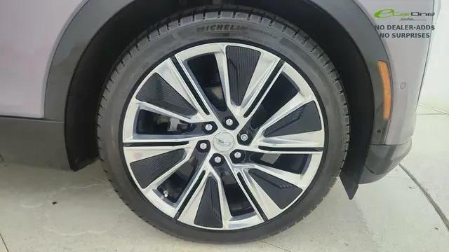 2024 Cadillac iQ Luxury w/1SE