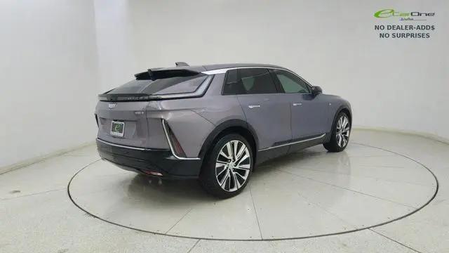 2024 Cadillac iQ Luxury w/1SE