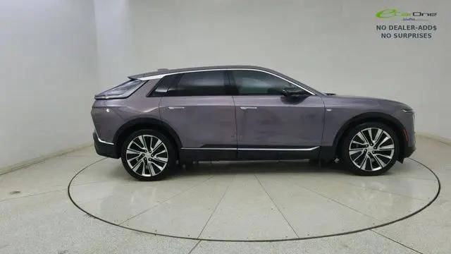 2024 Cadillac iQ Luxury w/1SE