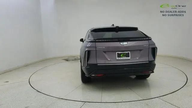2024 Cadillac iQ Luxury w/1SE