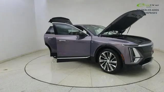 2024 Cadillac iQ Luxury w/1SE