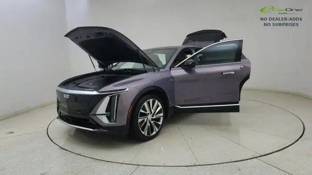 2024 Cadillac iQ Luxury w/1SE