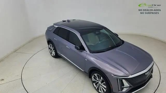 2024 Cadillac iQ Luxury w/1SE