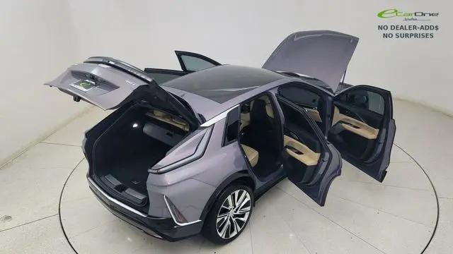 2024 Cadillac iQ Luxury w/1SE
