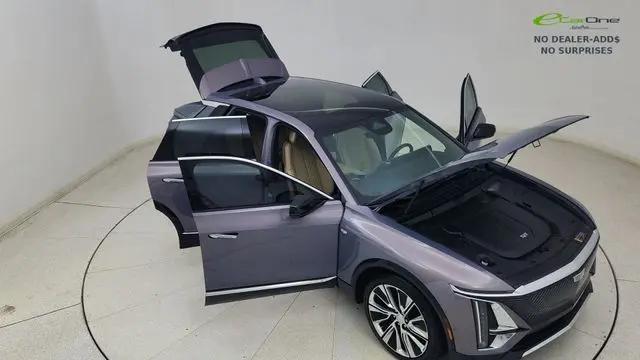 2024 Cadillac iQ Luxury w/1SE