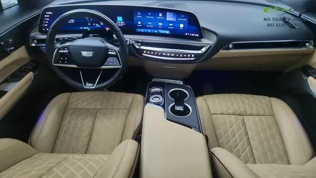 2024 Cadillac iQ Luxury w/1SE
