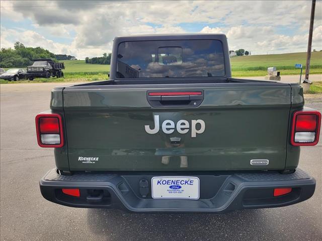 2022 Jeep Gladiator Overland
