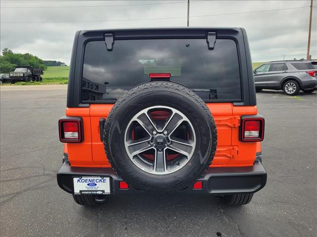 2023 Jeep Wrangler 4-Door Sahara
