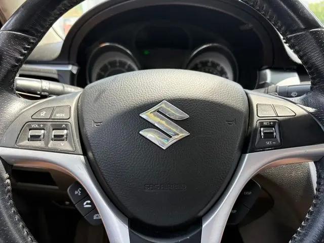 2013 Suzuki Kizashi Sport SLS