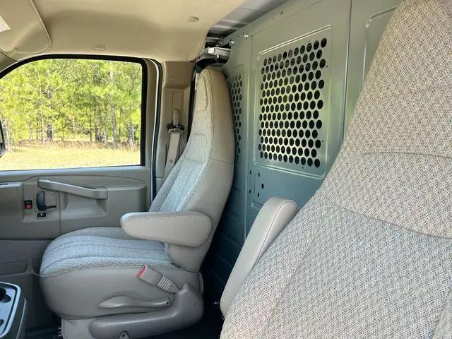 2025 Chevrolet Express Cargo Van RWD 2500 Regular Wheelbase WT