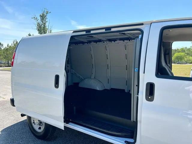 2025 Chevrolet Express Cargo Van RWD 2500 Regular Wheelbase WT