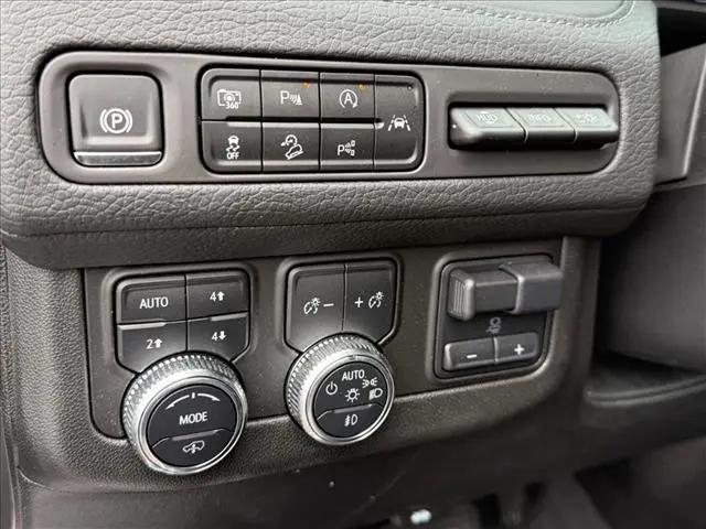 2024 GMC Yukon 4WD Denali