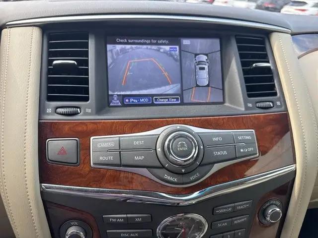 2017 INFINITI QX80 Standard