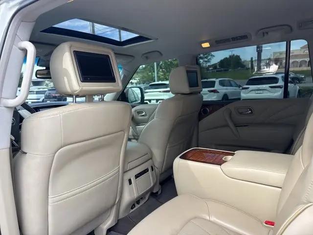 2017 INFINITI QX80 Standard