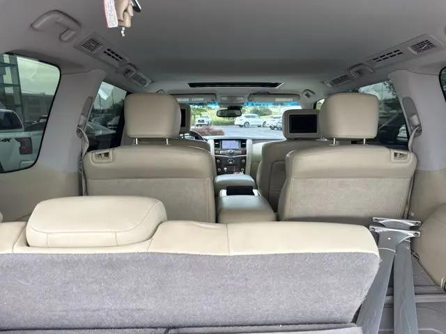 2017 INFINITI QX80 Standard