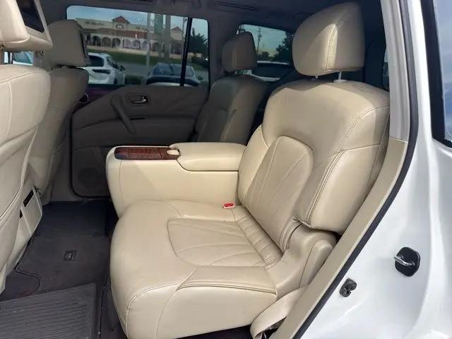 2017 INFINITI QX80 Standard