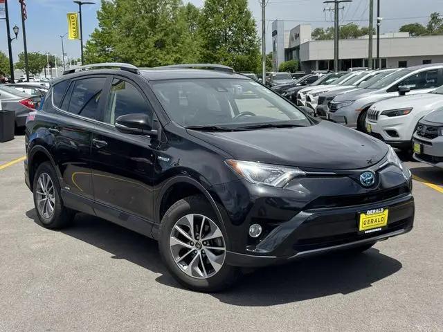 2017 Toyota RAV4 Hybrid XLE