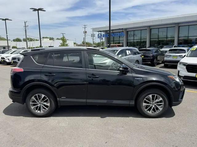 2017 Toyota RAV4 Hybrid XLE
