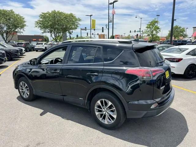 2017 Toyota RAV4 Hybrid XLE