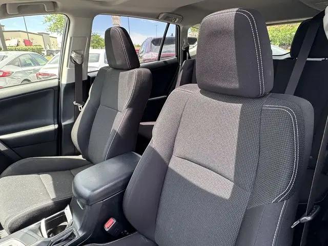 2017 Toyota RAV4 Hybrid XLE
