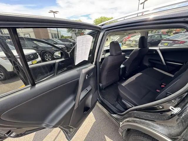 2017 Toyota RAV4 Hybrid XLE