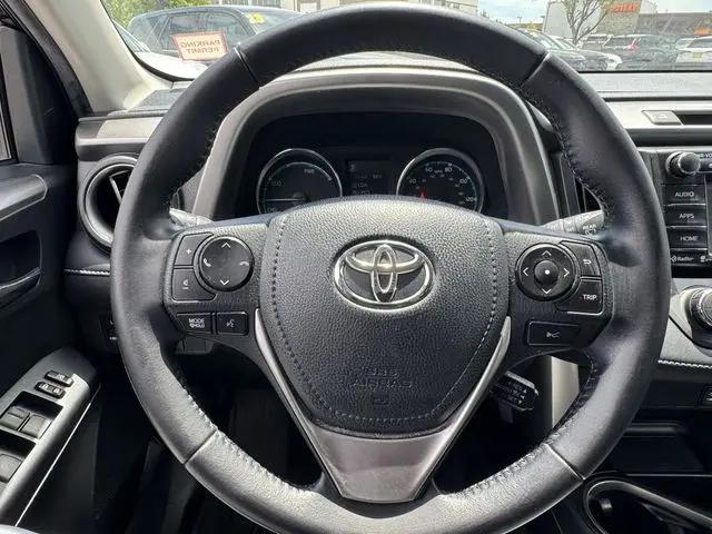 2017 Toyota RAV4 Hybrid XLE