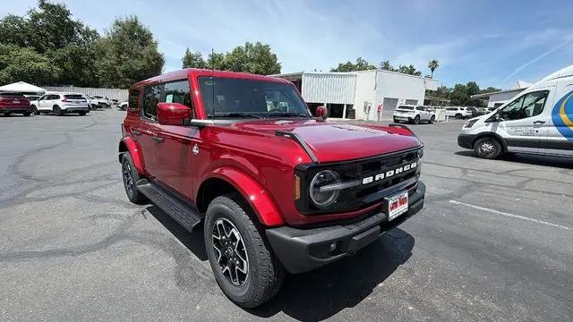 2026 Ford Bronco Outer Banks
