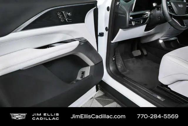 2024 Cadillac iQ Sport w/1SJ