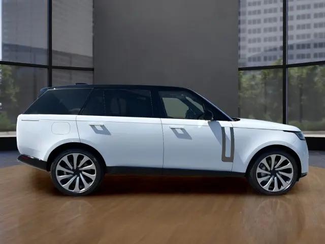 2026 Land Rover Range Rover P530 SE 7 Seat