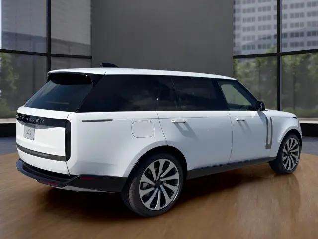 2026 Land Rover Range Rover P530 SE 7 Seat