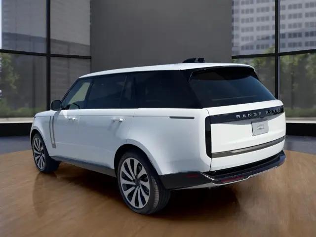 2026 Land Rover Range Rover P530 SE 7 Seat