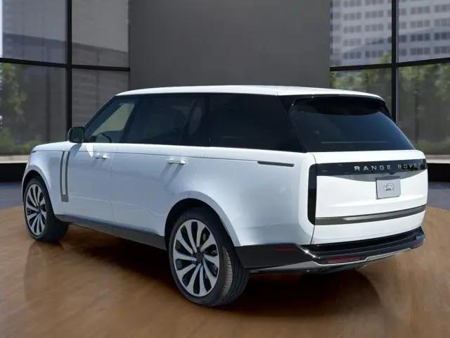2026 Land Rover Range Rover P530 SE 7 Seat