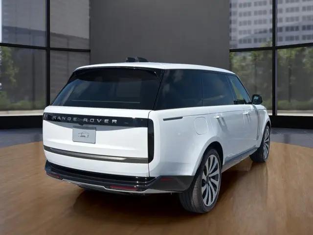 2026 Land Rover Range Rover P530 SE 7 Seat