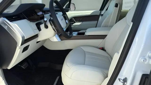 2026 Land Rover Range Rover P530 SE 7 Seat