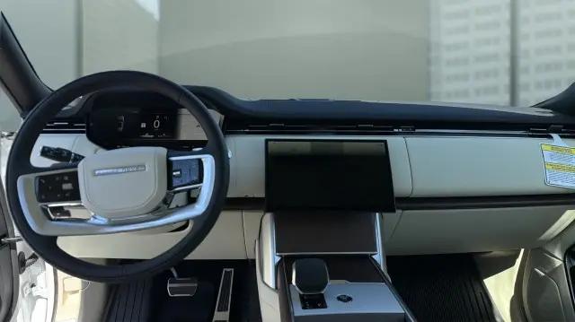2026 Land Rover Range Rover P530 SE 7 Seat