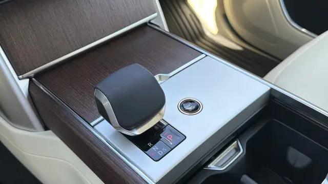 2026 Land Rover Range Rover P530 SE 7 Seat