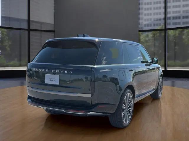 2026 Land Rover Range Rover P530 SE 7 Seat