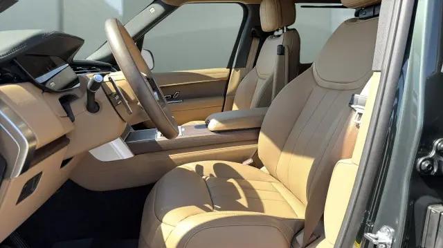 2026 Land Rover Range Rover P530 SE 7 Seat