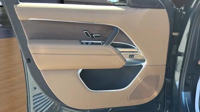 2026 Land Rover Range Rover P530 SE 7 Seat