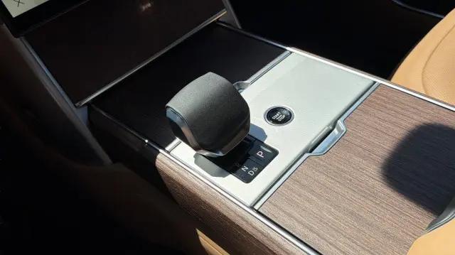 2026 Land Rover Range Rover P530 SE 7 Seat