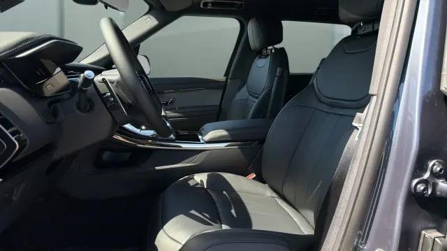 2026 Land Rover Range Rover Sport P360 SE