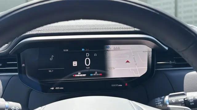 2026 Land Rover Range Rover Sport P360 SE
