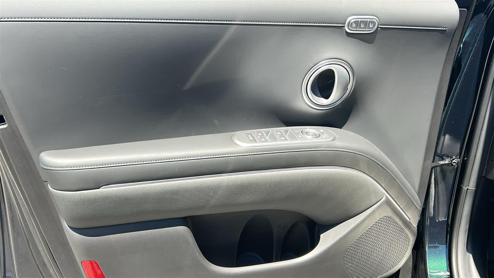 New 2026 Robust Emerald Pearl Hyundai Calligraphy image 53