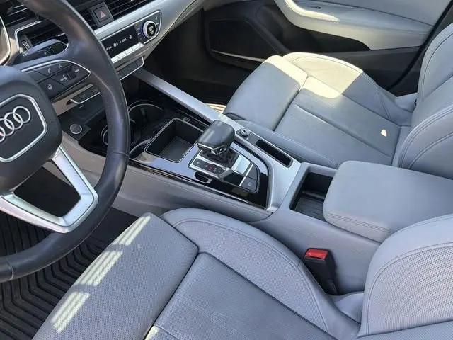2023 Audi A4 Premium Plus 45 TFSI S line quattro S tronic